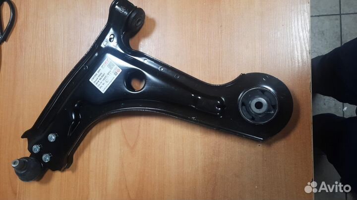 Рычаг передний левый на lacetti