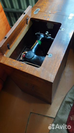 Швейная машинка ножная в рабочем состоянии