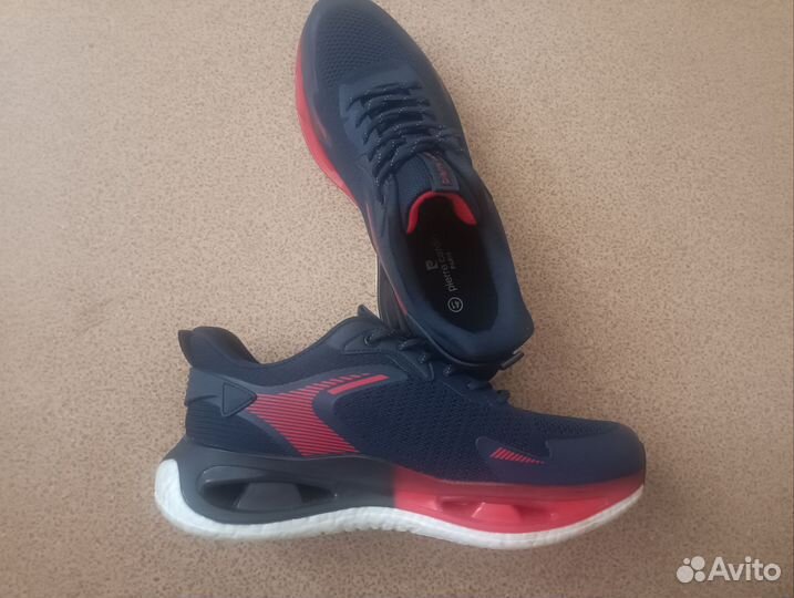 Кроссовки мужские 41 размер новые