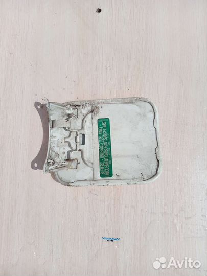 Лючок бензобака на ауди 80 б3 1.8л