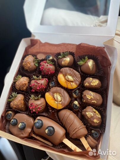 Фрукты в шоколаде