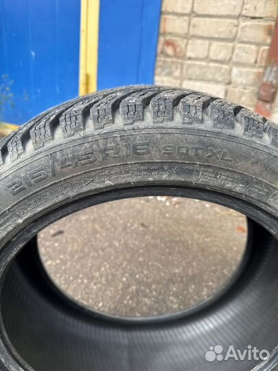 Nokian Tyres Hakkapeliitta 8 215/45 R16