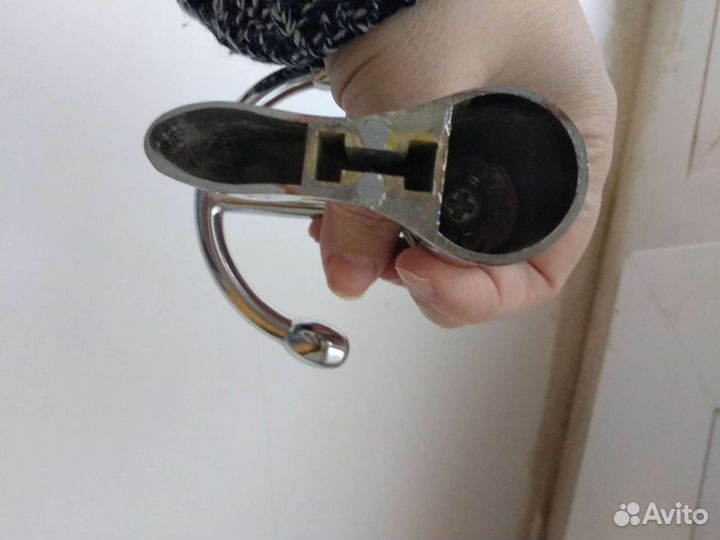 Крючок для ванной
