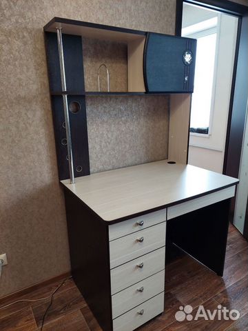 Компьютерный стол DaVita