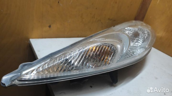 Фара левая Nissan Juke F15 (2011-2019)