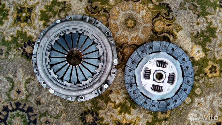 Продам корзину сцепления на kia cerato2004-2006год