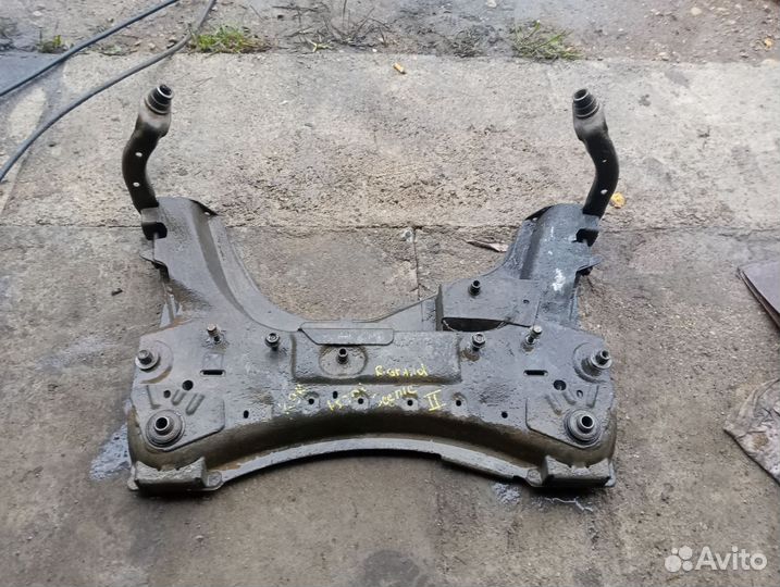 Подрамник передний Renault Scenic 2