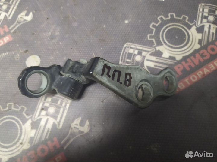 Петля двери Ford Focus 2