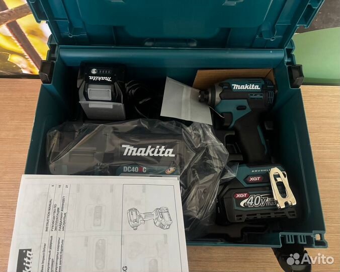 Аккумуляторный винтоверт XGT Makita TD003GA201