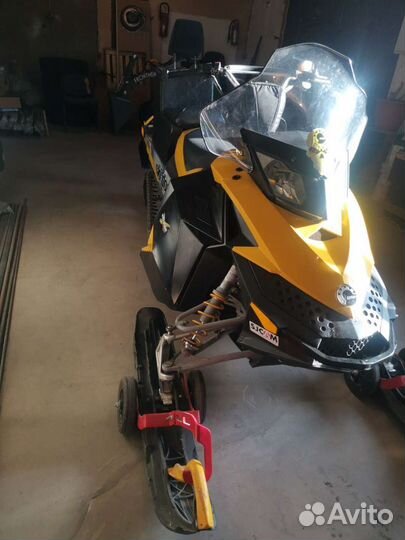 BRP ski-doo summit x 800r