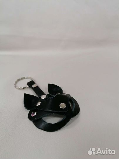 Брелок из натуральной кожи
