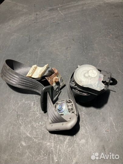 Ремень безопасности задний левый Subaru Forester