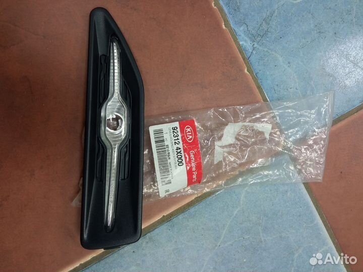 Повторитель на крыло правый белый KIA RIO (2011)