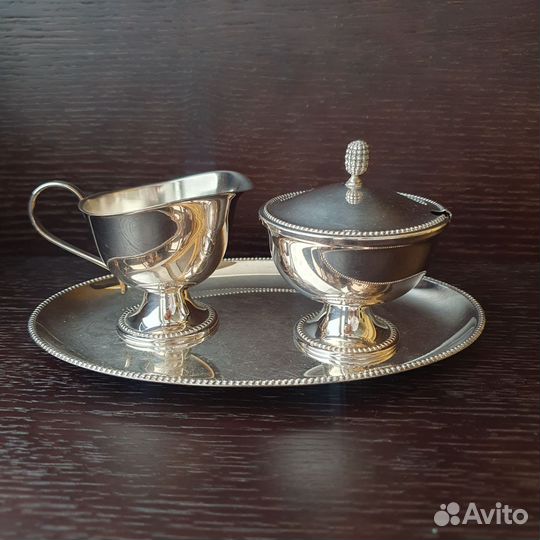 Сахарница молочник на подносе