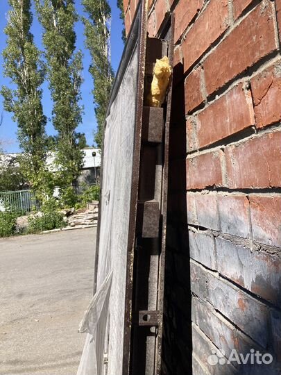 Дверь входная двухстворчатая