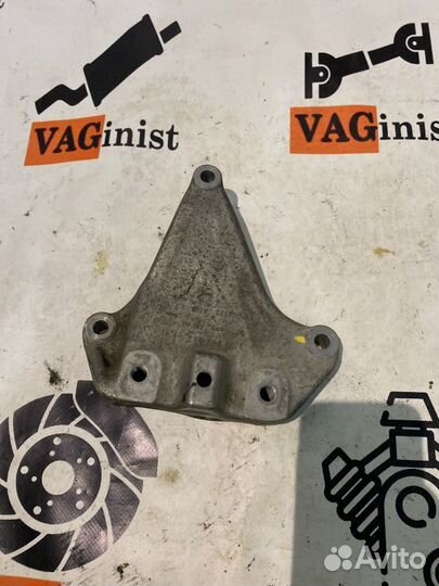 Кронштейн Vw Passat CC рестайлинг 1.8 cdaa 2012