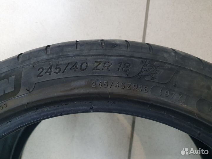 Michelin Pilot Sport 4 245/40 R18 97Y