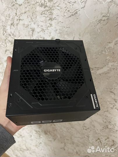Блок питания gigabyte p850 GM