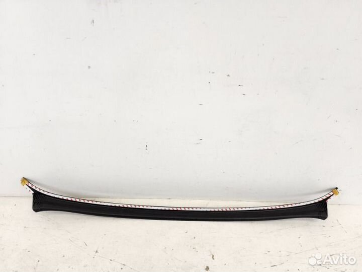 Молдинг стекла задний Kia Quoris 1 2012-2018