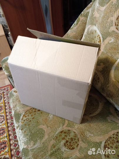 Коробка детских вещей