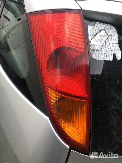 Фонарь задний левый Форд Фокус 1 хэтчбек