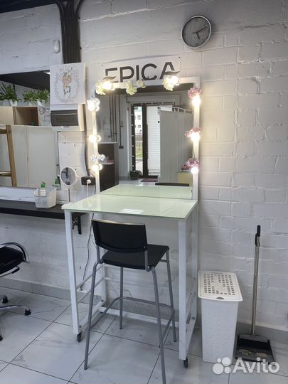Зеркало гримерное,стул барный