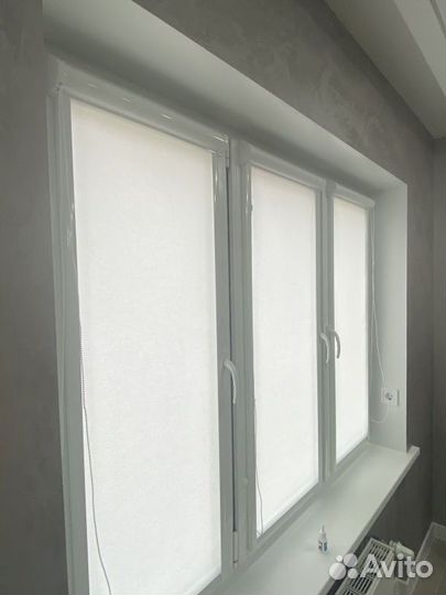 Рулонные шторы зебра в коробе P9652