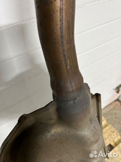 Средняя часть глушителя Subaru Forester SJ5 FB20