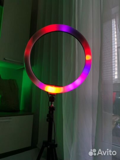 Кольцевая лампа 33 см со штативом