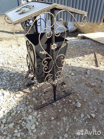 Мусорное ведро и каменный набор