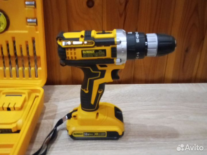 Шуруповерт Девольт 36v ударный с набором новый