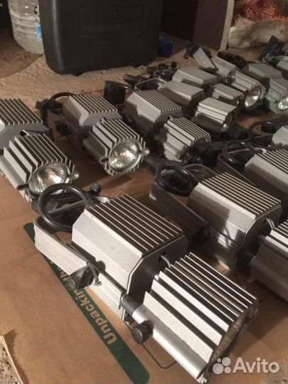 Трековые светильники Lival CB 500 E, серебристые