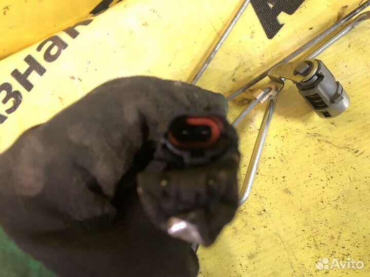 Замок передней правой двери Kia Spectra