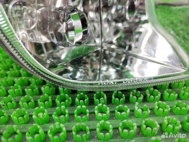 Туманка передняя правая Mitsubishi Airtrek CU2W