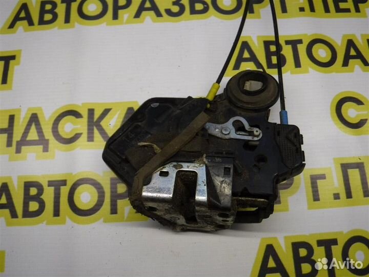 Замок двери передней левой Toyota RAV4 (XA30) 200