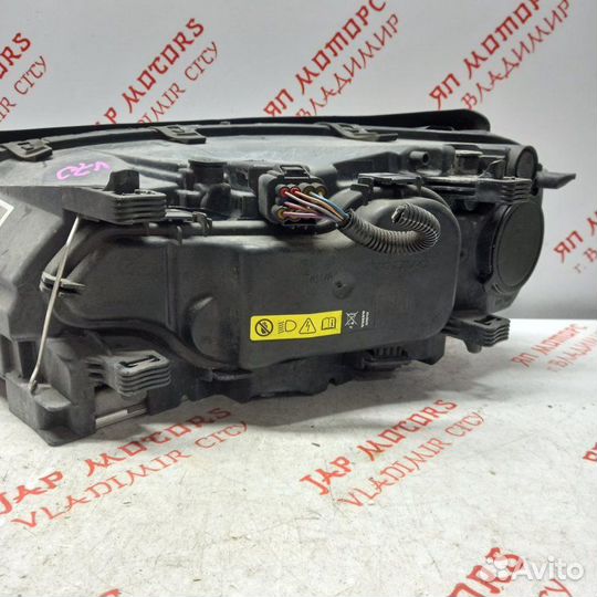 Фара ксеноновая передняя правая Volvo V70 B4164T