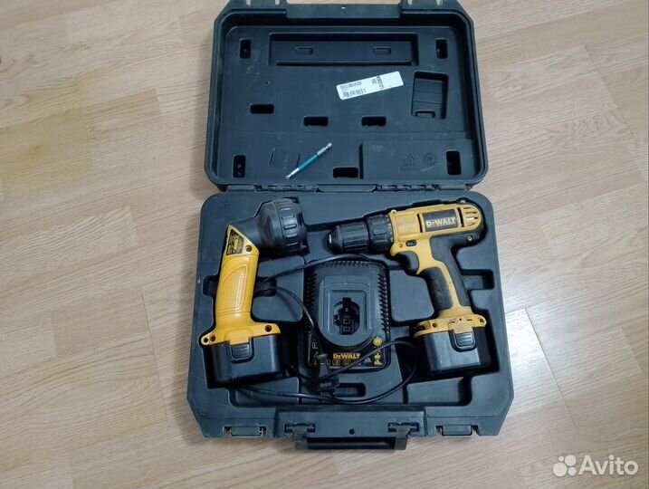 Шуруповëрт dewalt
