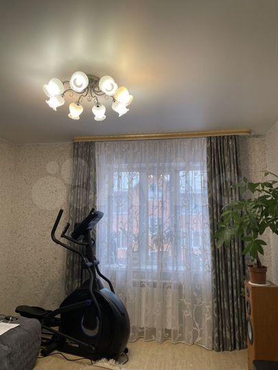 2-к. квартира, 56 м², 3/3 эт.