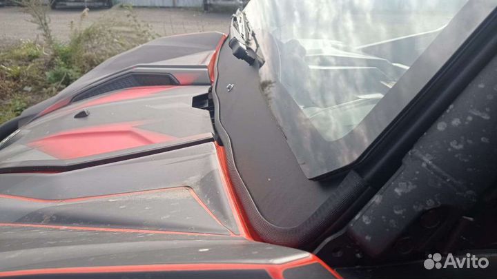 Лобовое стекло с обогревом BRP maverick sport