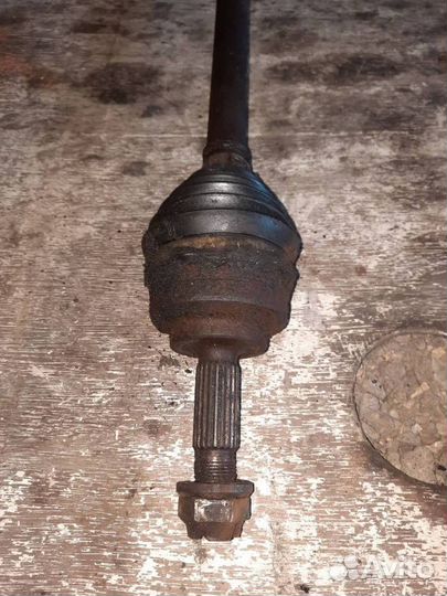 Полуось передняя левая Renault Symbol 2001