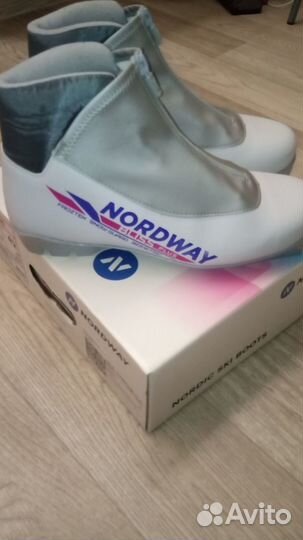 Лыжные ботинки женские р.41