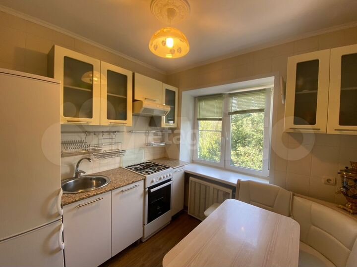 2-к. квартира, 47 м², 4/4 эт.