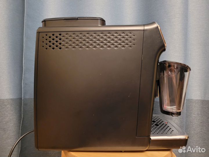 Кофемашина автоматическая Philips EP2035 LatteGo