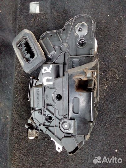 Замок двери левый правый Polo Sedan Jetta Rapid