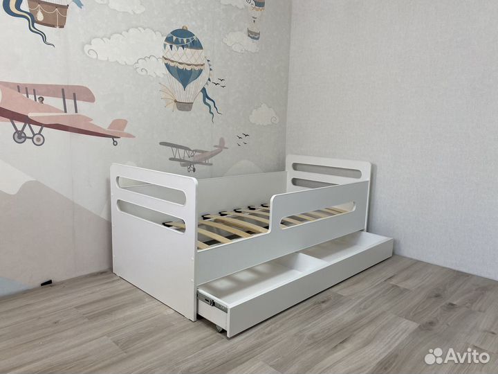 Детская кровать с ящиком (матрас в комплекте)