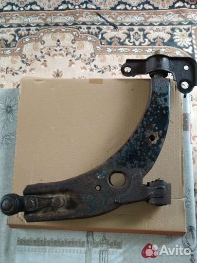 Передний нижний рычаг на Kia Spectra