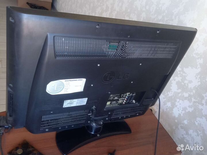 Телевизор LG 32LD320