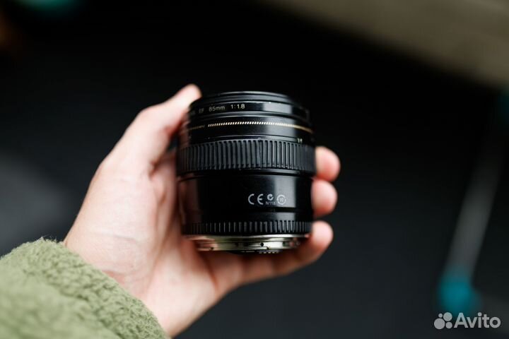 Canon EF 85mm f 1.8 usm