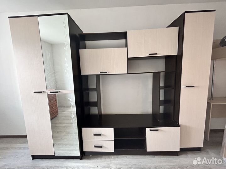 Стенка в гостиную