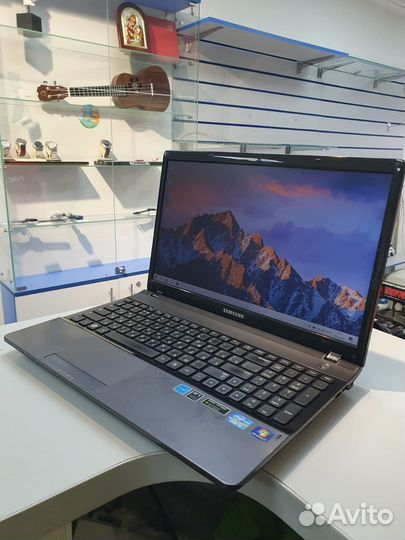 Samsung NP300 i3-2350m/8gb/2video/500gb/15.6